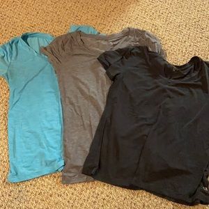 3 gap fit breathe size XS workout shirt